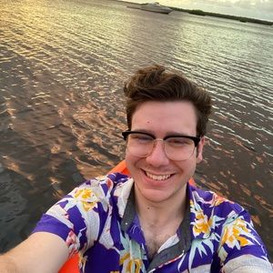 Meet your Posher, Christopher